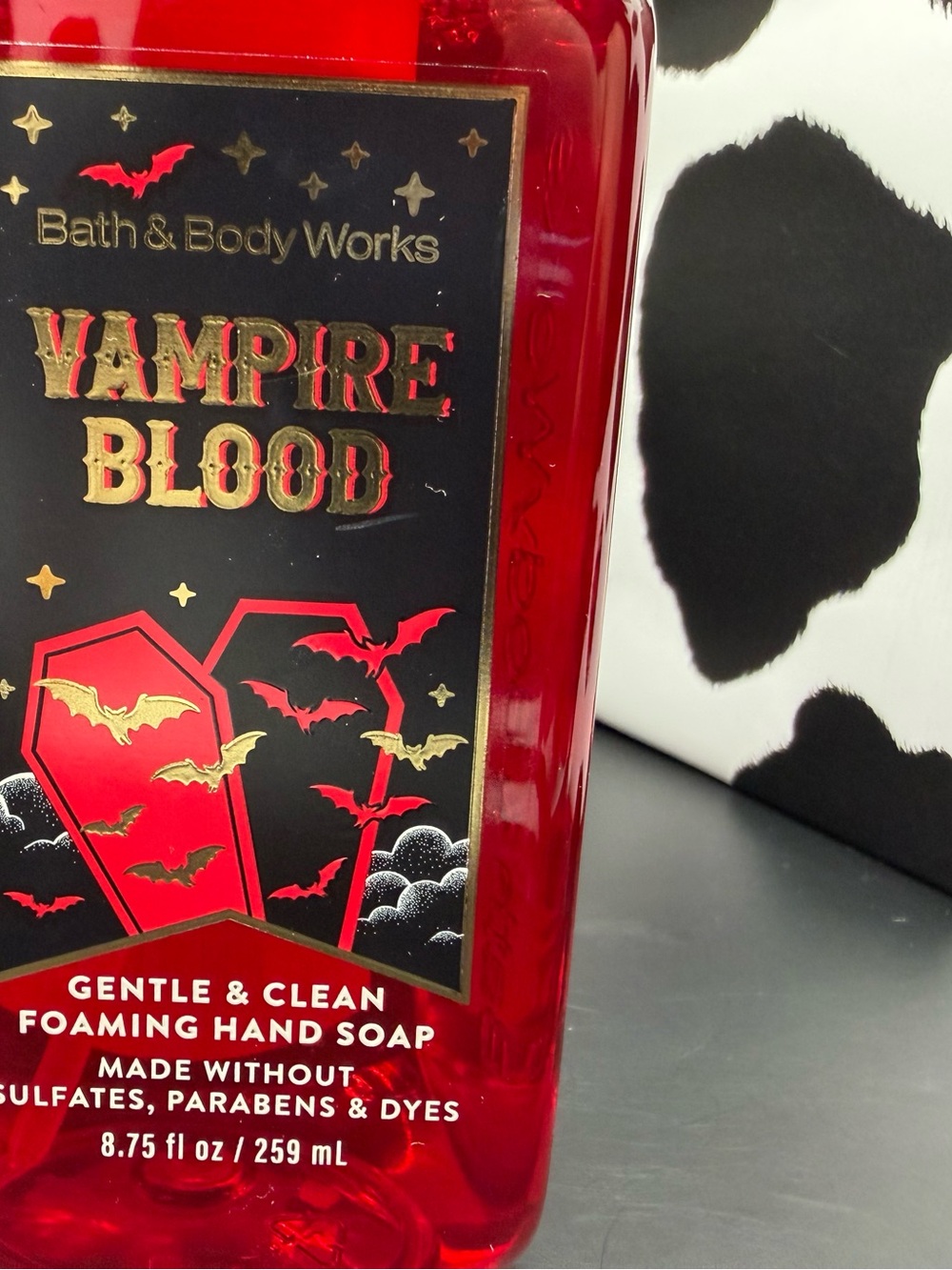 Bath & Body Works Vampire Blood Foaming Hand Soap - Red - Picture 2 of 9